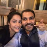 Neetu Chandra Instagram - My friend #Rishikumar decades mein ek baar danth Dikha kar hasta hai 😁 Good bye #Newyorkcity see you soon. Back home #losangeles 🤗😁