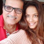Neetu Chandra Instagram – When you have the Best Dentist then, of course you have the Best #smile @drsandeshmayekar 🤗😘🙏 Bandra Band Stand