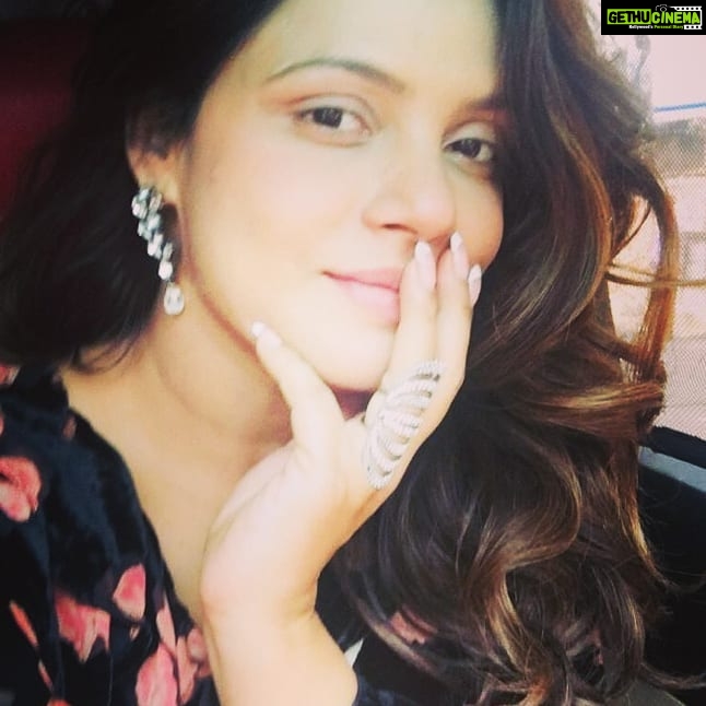 Neetu Chandra Instagram - Just let me flow like fluid ! #simple n #honest ❤