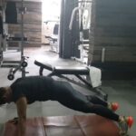 Neetu Chandra Instagram - 10 #plank 10 #hold 10 #shoulder touch Let's go 💃👍 It's a combo ❤ Hold your #core 😍😘