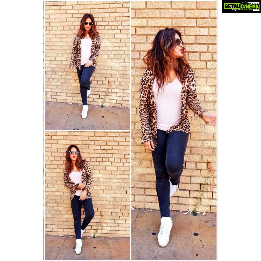 Neetu Chandra Instagram - And the #Casuals Will always be my All time favourite ❤ #sportyfashion 😍 Great day guys!!