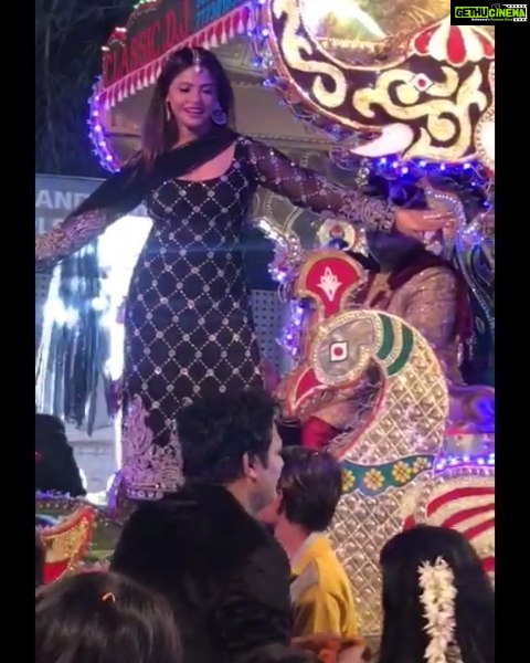 Neetu Chandra Instagram - We the #bridegroom #ladke waale #hungama ke bina kaise aiye ya jaaye 🤩😍❤ 😆😆 #aayehumbaratibaratleke Jayenge tumhe tou apne saath leke ❤ #chacha's son's #marriage My #Brother 🤩😍 #Bhopal #mp