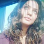 Neetu Chandra Instagram - A place I love to have my #coffee and #breakfast @indigodelicatessen ❤ Same #chair ❤ and sabkuch same hai! #healthyfoodie #fitnessfirst 😍😘 Indigo Deli Juhu
