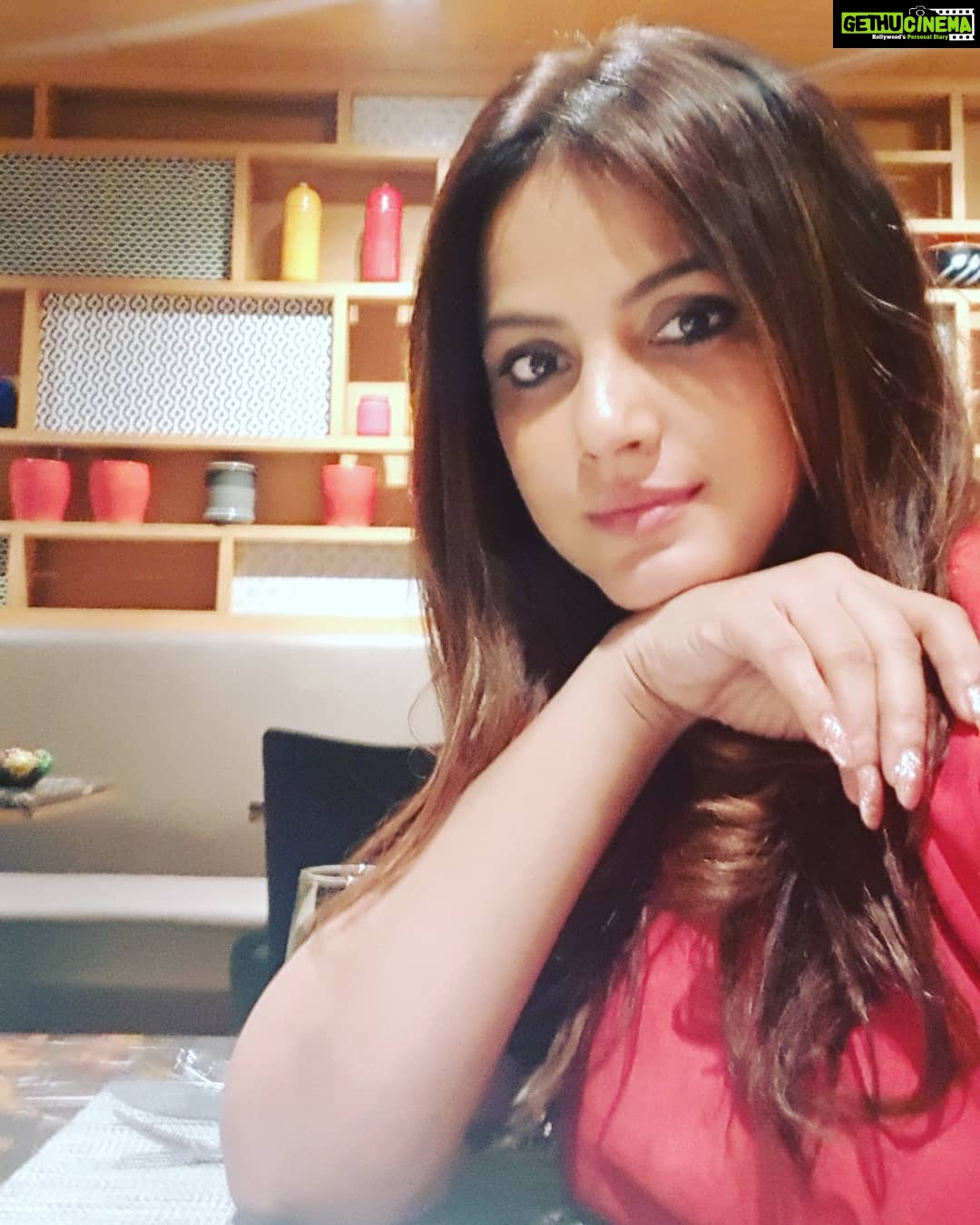 Neetu Chandra Instagram - Life is all about going ahead, at any cost ❤ #fight #stronger at any #cost ❤ #stopmeifyoucan Have you heard of this phrase ?? 😘😘😘