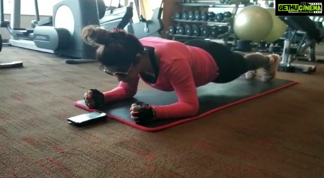 Neetu Chandra Instagram - It's #tough or #easy or #impossible 🤔🤫 All is a #mindset ❤ #mentalheath through #physicalhealth 👍❤❤❤ I care n love you all 😇🤗 Take care @patil_tejas21 Delhi, India