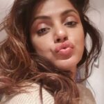 Neetu Chandra Instagram - Thank you so much and huggggggg to everyone for heart touching and #overwhelming reactions on my last post ❤ #flyingkisses #love and #respect ❤😘 #nofiltersneeded Delhi, India