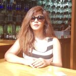 Neetu Chandra Instagram - Today morning was late, #sun kept following me, I gave up #love me as much as you wish to, I surrender! #messyhair waiting for my #freshjuice! See you all in the evening for my @patnapirates match #pune #maharashtra ❤❤❤ Lets support and scream for them, together 😘
