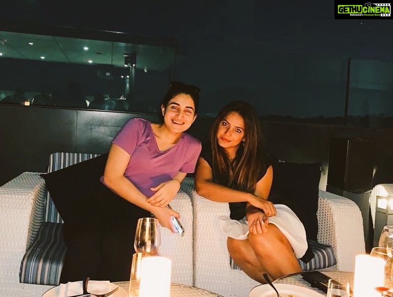Neetu Chandra Instagram - Partying means, seriously partying ❤ Full of #laughter rides and crazy #Girlstalk 😘 #fun has no limit! Keep going #laugh #NightOut #jokes 😊😇🤗 #Pune ❤❤❤