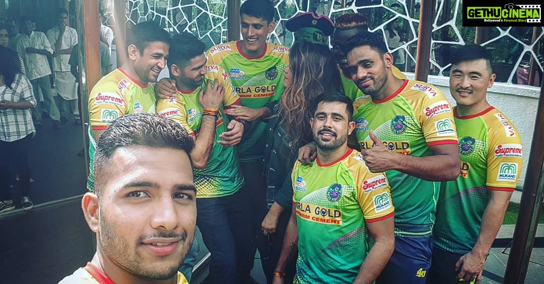 Neetu Chandra Instagram - They are funny they are sincere and they are the master of their game #vivoprokabaddi @patnapirates β€ #patnapirates ππ€ See you all on the 15th of Nov. 2018 β€πππͺπͺπͺπͺ Mumbai, Maharashtra