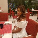 Neetu Chandra Instagram - It's a fab peaceful white on my mind n myself! Dinner evening #happy #lovely n #loved ❤🙏 Good Night everyone 😊😇 #nofilterneeded