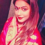 Neetu Chandra Instagram - Mom got a banarasi saare from #patnamarket yesterday and I tried 😘❤ Kaise hi? Meri bindiya, teri nindiya na chuura le tou kehna 🤭😊😘 Patna, India