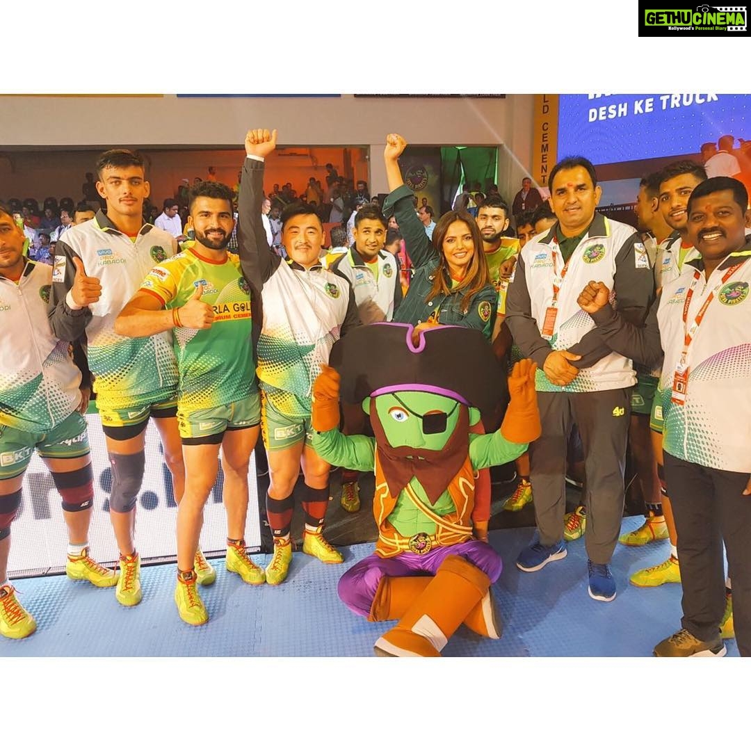 Neetu Chandra Instagram - And my @patnapirates wins! Lage raho, daate raho!! @starsportsindia @prokabaddi ❤ #Patna