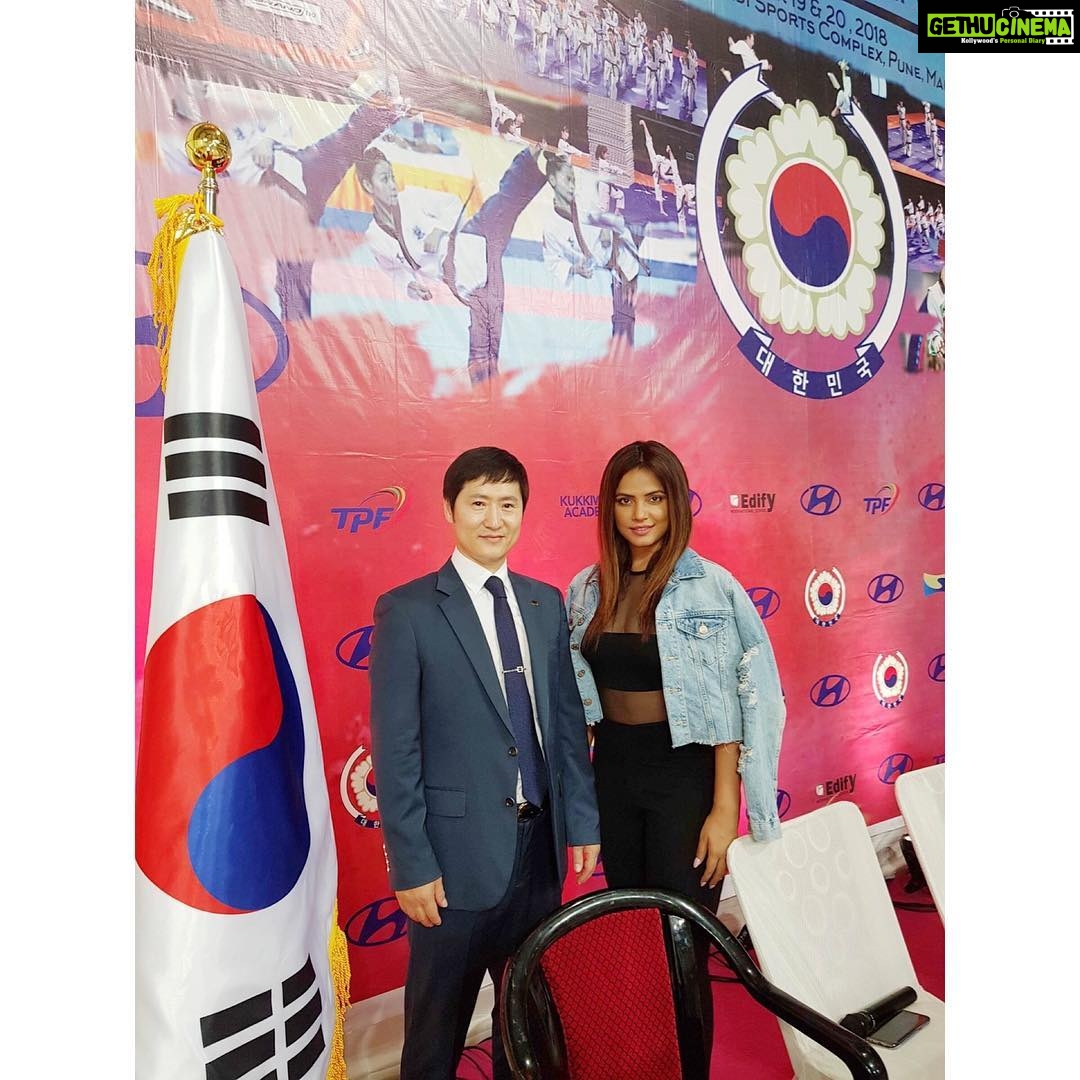 Neetu Chandra Instagram - A blessed day🙏😊 #Korean #taekwondo #demonstration team in #India Its an honour to be the #Kukkiwon #Taekwondo #Ambassador of #India ❤🙏 khud ko kar buland itna ki khuda bhi puche, bol teri Raza Kya hai 🙏😇 #Masterlee