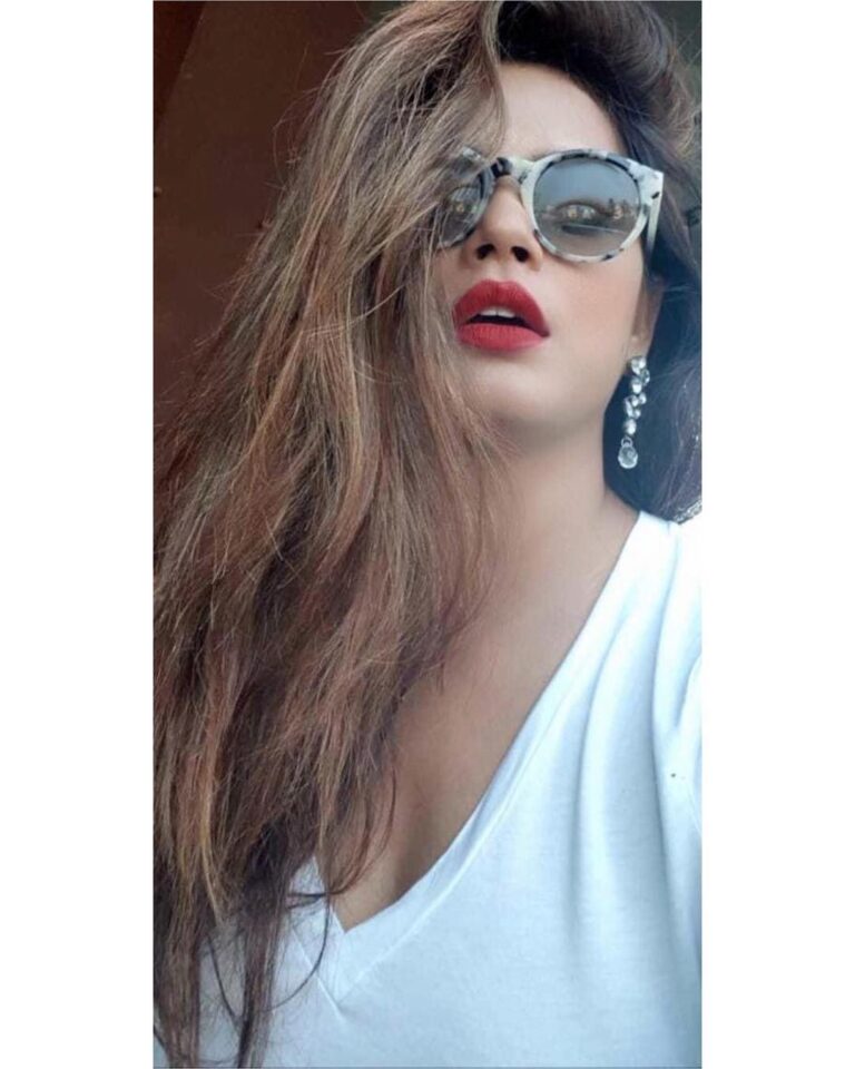 Neetu Chandra Instagram - If I had to endorse a #lipstick #brand what could be the best tagline ?
