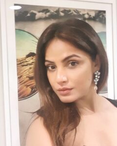 Neetu Chandra Instagram - My messed up hair today! Bu hu hu 😔Have a #goodnight 😘🤗