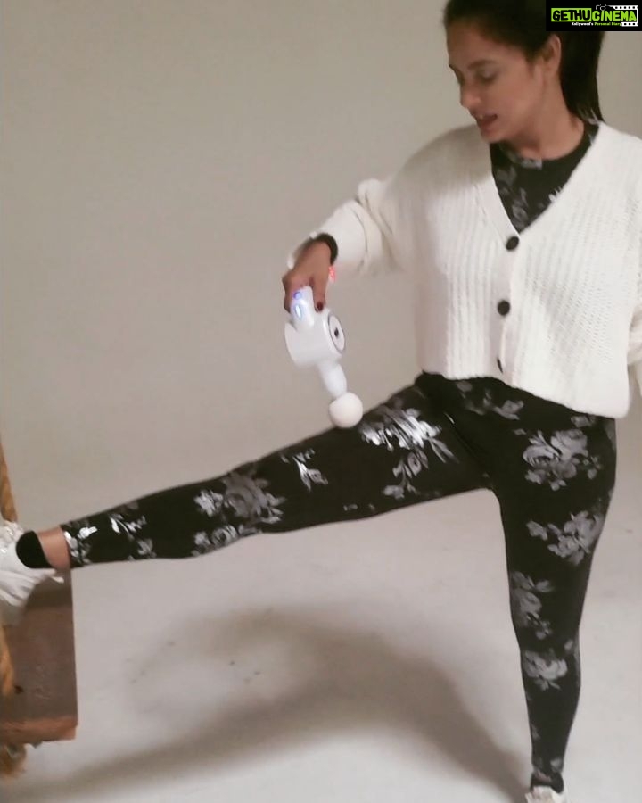 Neetu Chandra Instagram - Well! A friend who is always with you to support you, stand with you, rejuvenate you and get you back to start again. Thanks to @reathlete for this faab partner, my foldable massager which keeps me going! Try it . Please take a look at https://reathlete.com β€π It's called ReAthlete FOLD Massager β€β€ #sports #massager Los Angeles, California