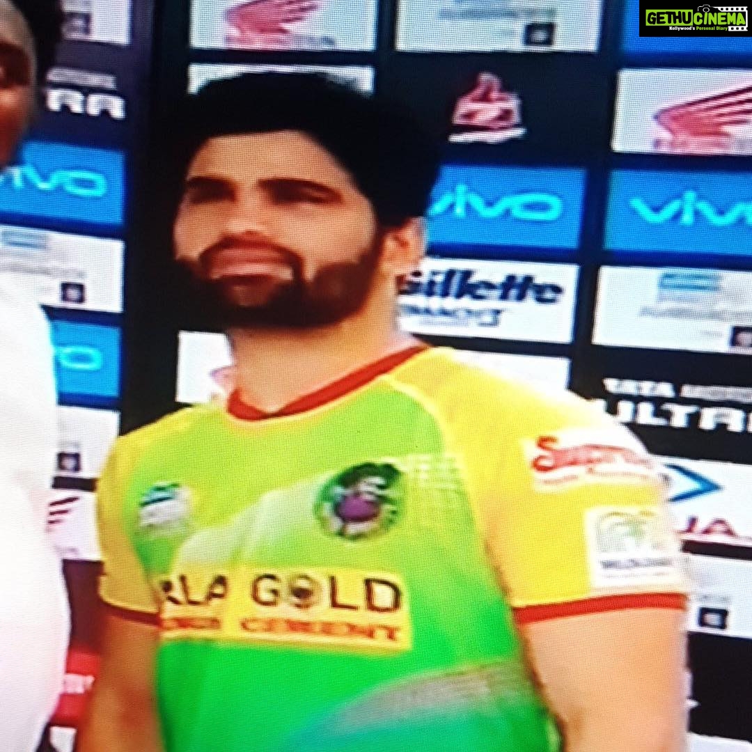 Neetu Chandra Instagram - The men in Green, my fighters and today you were a total INSPIRATION. What a come back! ❤ This is just the start @patnapirates CONSISTENCY is our word! Go Patna Go 😊🤗😘