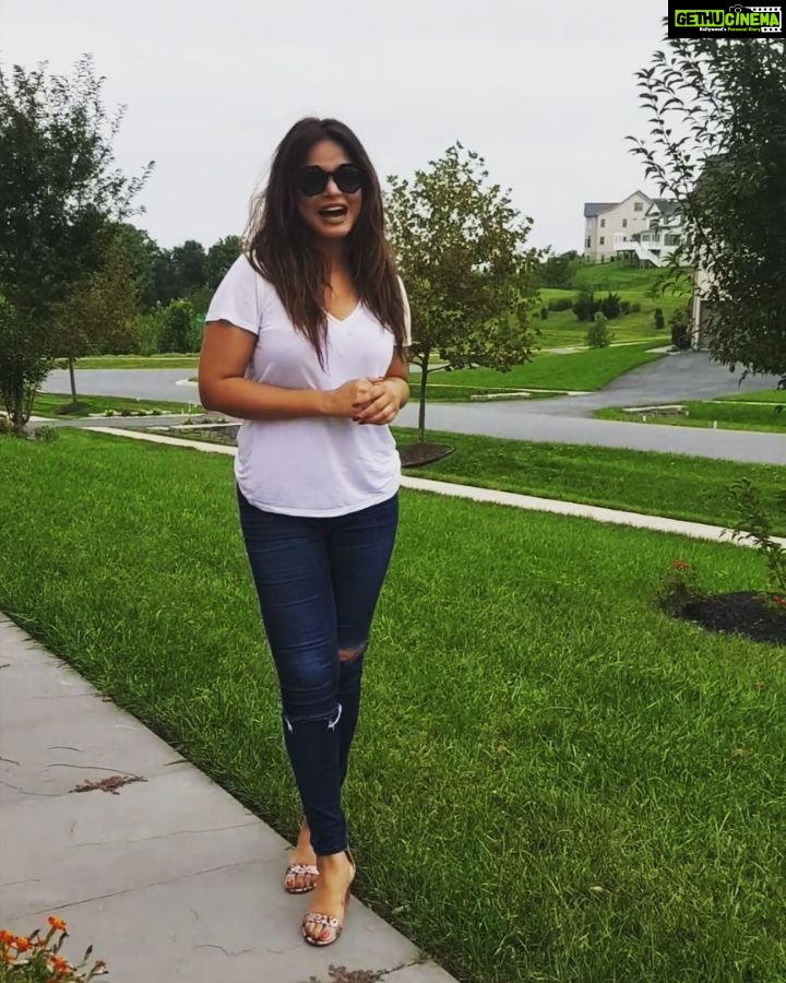 Neetu Chandra Instagram - Excited about the Ladies Night Tom. At #batlimore #columbia #maryland #washintondc 😘😘😘 See you All ❤❤❤ Baltimore, Maryland