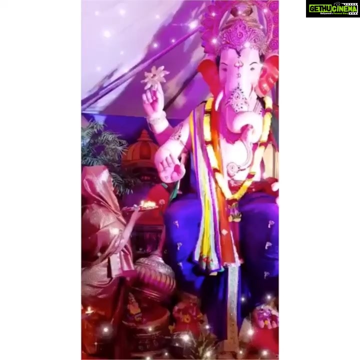 Neetu Chandra Instagram - Felt so soulful at Ganpati ji s Aarti today ! #tucker #Atlanta #Georgia Ganpati Bappa Morya 🙏🙏🙏😊