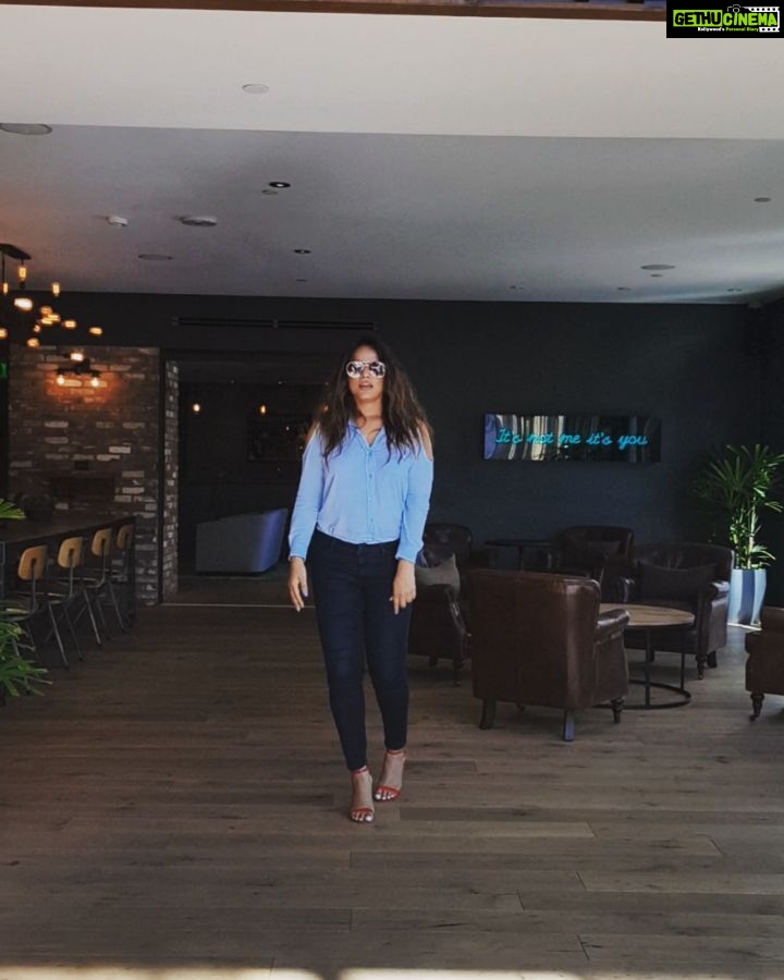 Neetu Chandra Instagram - Keep on the #Action #heels 😇😘 Anyone game for this #challenge ?? Hai himmat tou aa ja maidan mein !! #actionmovies #movies N #director #studio 👍😊🤗 Los Angeles, California