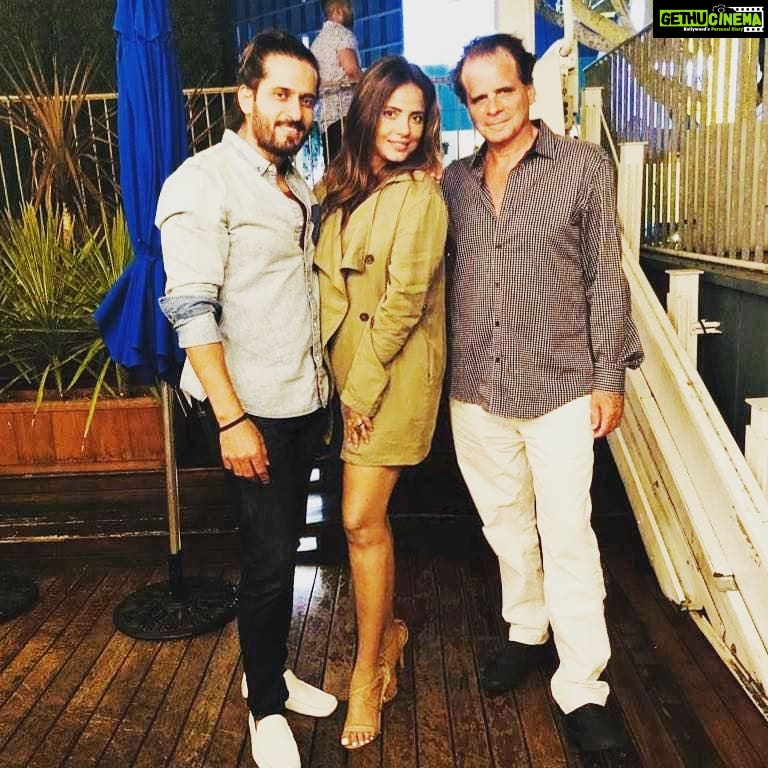 Neetu Chandra Instagram - I believe in Angel, something good is everyone I see and these 2 are gem of gems ❤😘🙏 God sends n how ! #positivevibes @amitsarinofficial #Peterziebert #Love 😇😇😇😘 Katana