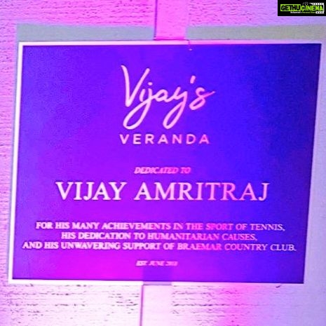 Neetu Chandra Instagram - Was such a pleasure meeting #Padamshree #Internationaltennis player @vijayamritraj007 and his entire awesome family. It's a matter of pride for al of us that #Brewstercountryclub named an entire Veranda after your name,Sir. VIJAY'S VERANDA in #Losangeles ! Big congratulations ππ€