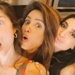 Neetu Chandra Instagram – We #Girls should have aaalllll the #fun !! 🤪 With #Inja #Shani n #Priya ❤😍😘 #Losangeles #California #Usa ❤ I am blessed, they are amazing girls 😘