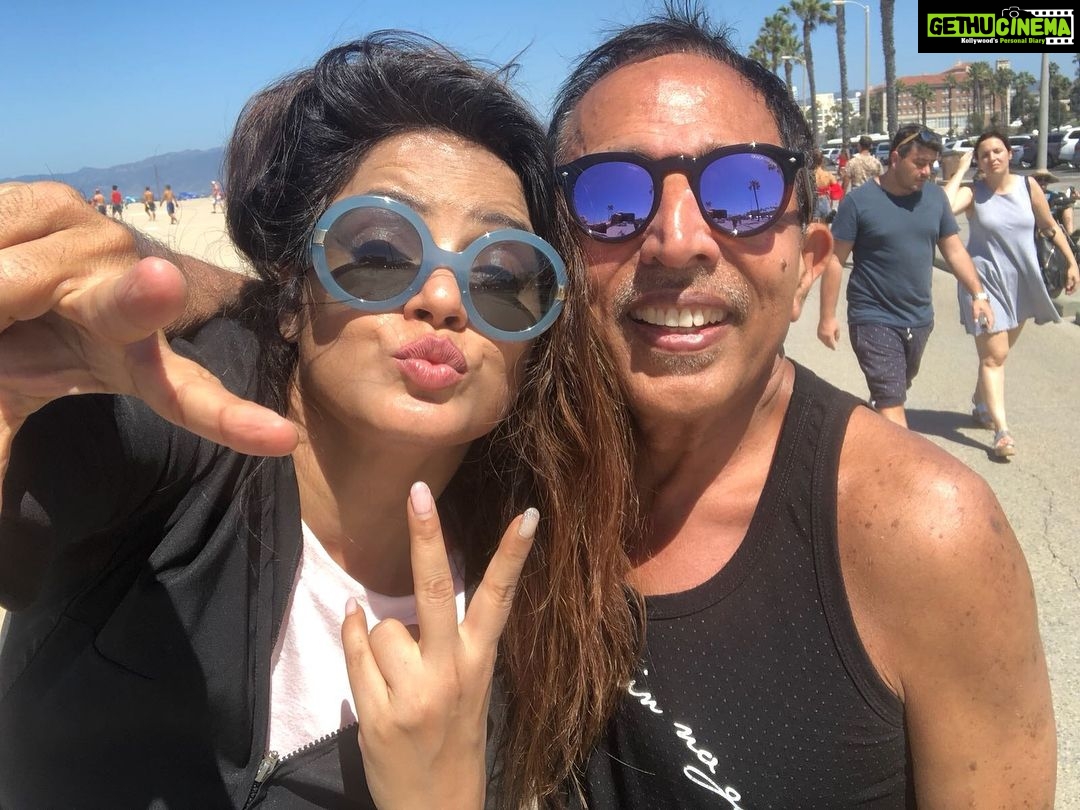 Neetu Chandra Instagram - The world is with Me!! On #Venice #beach to #Santamonica biking today 😘🤗 #Losangeles #usa 😘❤ #California with my dear sports buddy now #Anilmohin 😘🤗 you are the sweetest !!! Take care of yourself , you precious people ❤