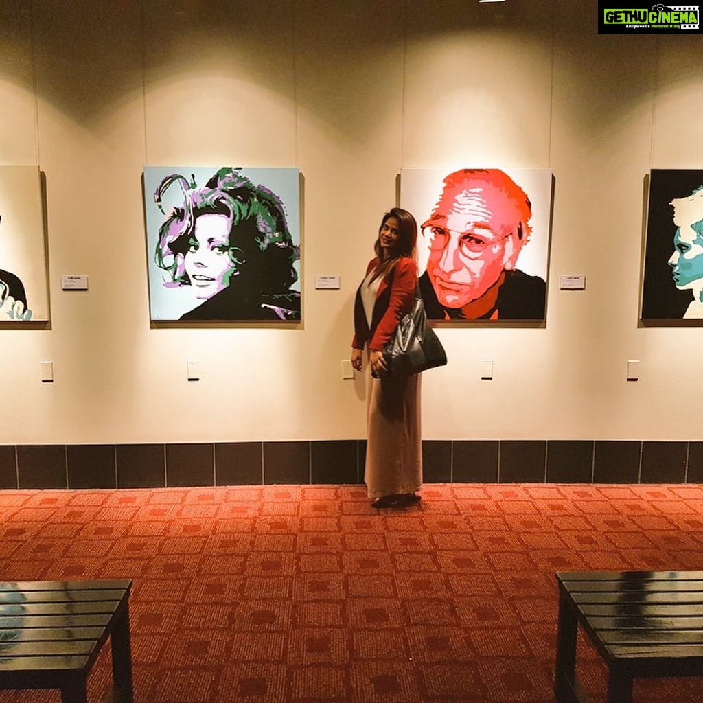 Neetu Chandra Instagram - Watching #MammaMia2 at #archlighthollywoodcinema #Losangeles with my dear #DrAnilmohan n lovely #john 😘❤ Arc Light Theatre At The Cinerama Dome