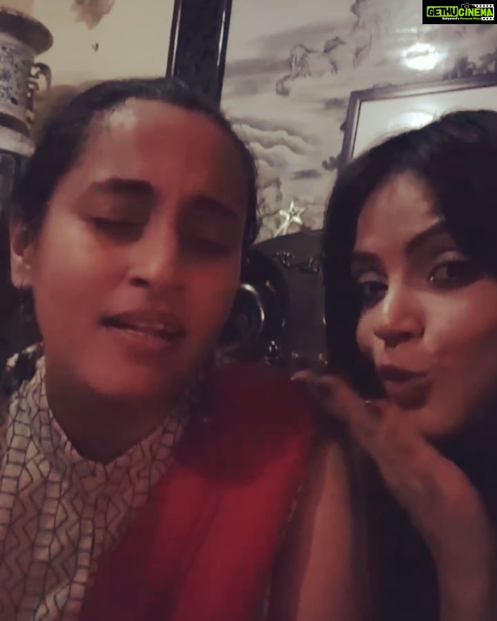 Neetu Chandra Instagram - You are loved @shwetapandit7 for showering so much care n melody in the world. Thanks for the gift by singing on my #Birthday n dancing with me too !! 🤗😘😘😘 #friendsforlife #music #song #birthday #month 🤗🤗🤗😘 Awesomeness personified 😍