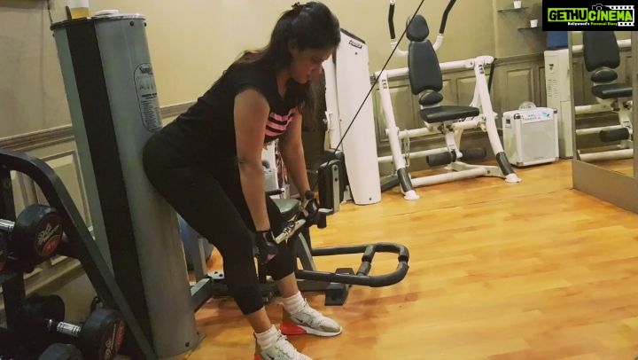 Neetu Chandra Instagram - I love what I do ! #workout #gymtime #toning #arms #posture #fitness #healthyfood Are you all taking care ? You all are precious ❤ Love ❤