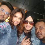 Neetu Chandra Instagram - Lovely working together !! 😘❤❤❤ #Bengaluru Will Miss you 😘🙏 @showkiddmusic @lakshay_27