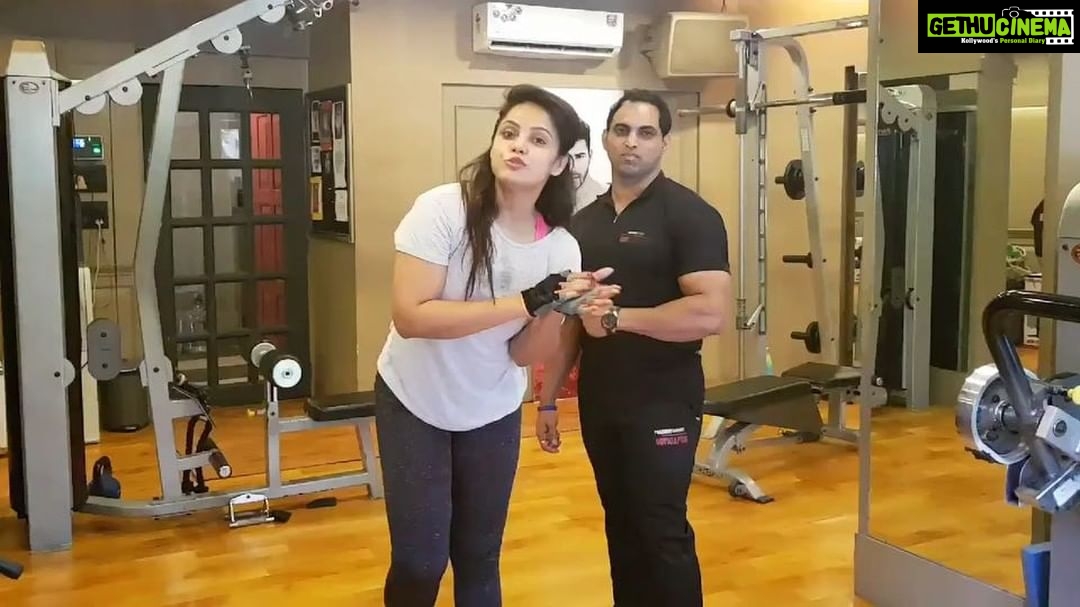 Neetu Chandra Instagram - Fitness has to be our life style ! Thanks @randeephooda for the challenge . Thank you @ra_rathore for this revolutionary awareness !! As a Martial artist, this is what I love doing. #Taekwondo #HumFitTohIndiaFit #FitnessChallenge #RhitiSports #studiotalk