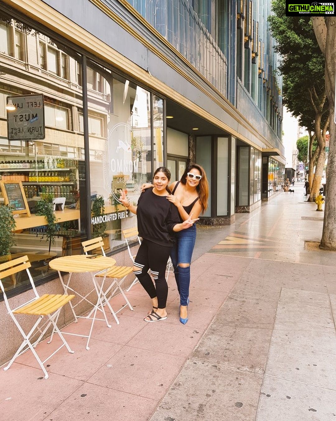Neetu Chandra Instagram - When U meet ur own in a different country, nothing feels better β€ Morning time with my dear super talent make up hair stylist @ritikavatsmakeupandhair in #Losangeles Remember she did my #Rahetfatehalikhan ji s Music video!! #Banjarey in #Kyrgyzstan #Healthyfood n #Fitness Thank God ππ