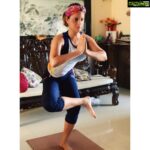Neetu Chandra Instagram - All my training and hardwork over the years has come handy playing Jaya in the action-packed drama, Never Back Down Revolt. And it wouldn't have been possible without @amritdoley 's valuable guidance. Thank you so much for training me so beautifully! Come, take a look at my journey.😌 #martailarts #training #action #hardworkpaysoffs #Hollywood #sonypictures