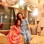 Neetu Chandra Instagram – Sometimes it’s soothing when you hurt yourself. Hehe You realise how many people love n care, like all of you too. Thank you so much each one of you. Special Thank you to #Sonaliverma Bhabhi for taking care of me last evening. You are so humble n Angelic. Love you 😘🙏😍😇😊