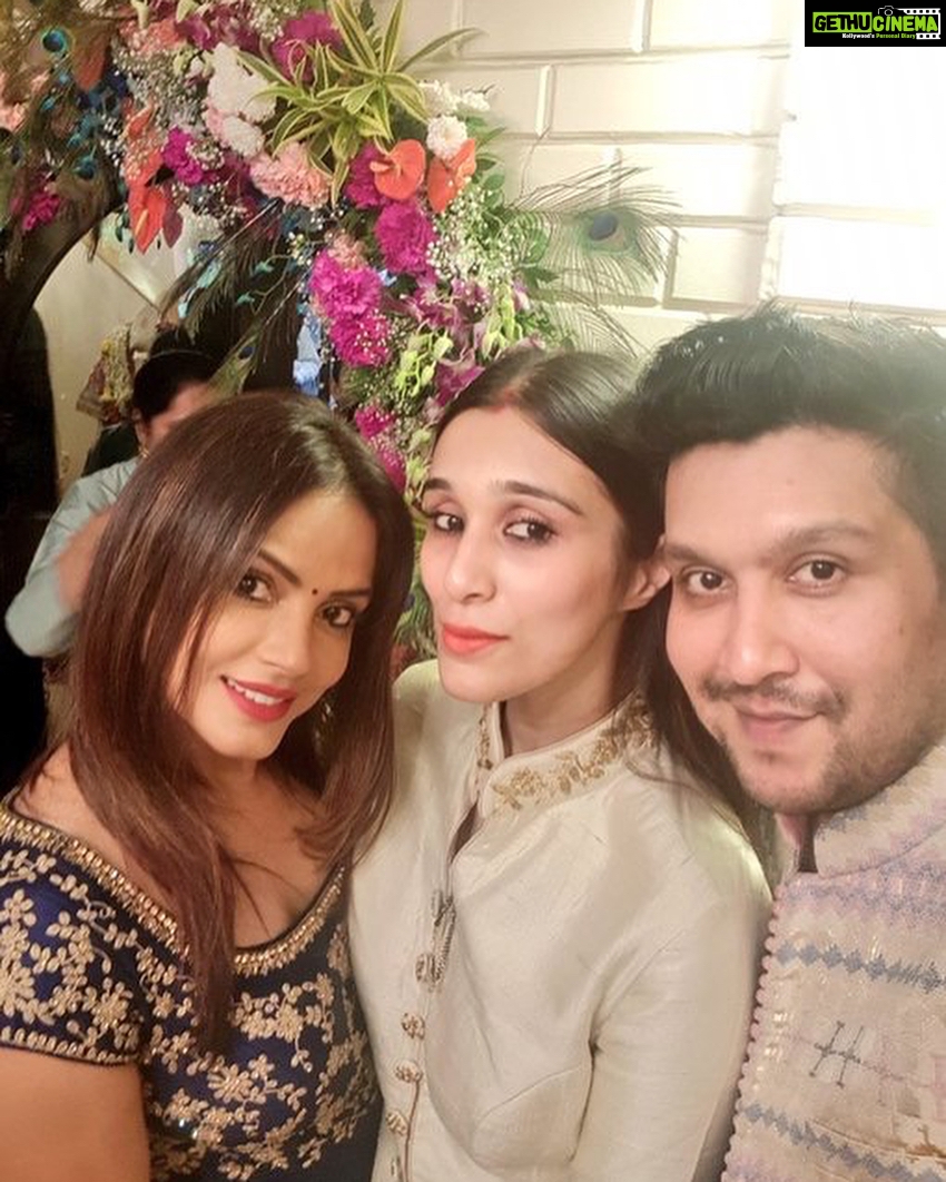 Neetu Chandra Instagram - Wishing #bappilahiri Dada #Bappalahiri n entire family on the occasion his grandson s Annaprashan 🙏😇😊 God Bless!! Love you 😘