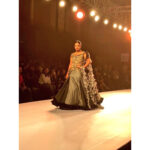 Neetu Chandra Instagram - It was fun being the showstopper for #Tasneemmerchant at #Bombaytimesfashionweek last evening ! Great Luck 😊😘