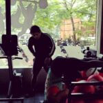 Neetu Chandra Instagram - Every soul needs a strong back !! 😘 Today in the #gym #backextension #styleblogger n #fashion @eatbacondrinkcoffeeliftheavy @alpha7seas !! 😁😁😁😘