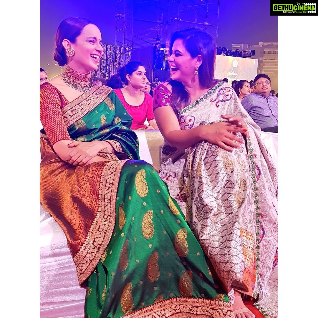 Neetu Chandra Instagram - When 2 friends meet after long, this is what happens!! I am so proud of you Kangana, in everyway! Love you my Darling ππ Thanks to the #MumbaiPolice for Every Bit of their bravery and Protection to us. #Umaang The evening was impeccable ππ Love you All ! π