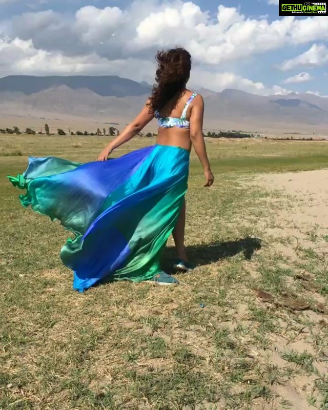 Neetu Chandra Instagram - Yay! #Banjarey hits 2.5 Million Views. Thank you for all the love😍❤