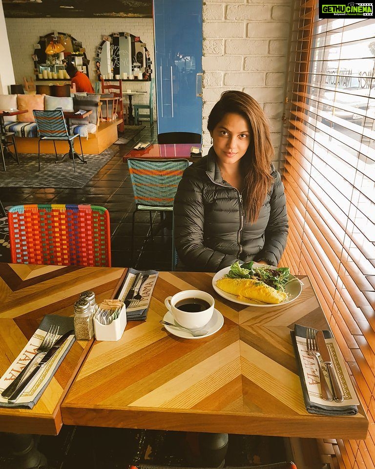 Neetu Chandra Instagram - Hello Hello, #breakfast time !! #Fitness n #healthy #food !! Loving the #eggs n #Blackcoffee 😘😊🤣