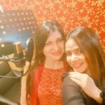 Neetu Chandra Instagram - Had a lovely soulful time recording 4 our #chaathpooja #video #song wd #Alkayagnik today ! What a humble down to earth artist ! #Blessed 🙏😁😘