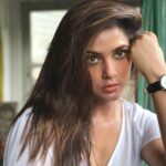 Neetu Chandra Instagram – Click of the day.. it’s hot n I am melting!! #Mumbai Love you All!! 😘😘😘 #eyes #hair #watch #white is my colour !! #fashion #styles #potrait @doorbeenwaala You are my fav. Now😁😘😘😘