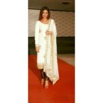 Neetu Chandra Instagram - Dashmi ki subh kamnaye 🙏😊 Enjoy with the whole family ! God Bless 😁 More power to all !! My mom n me 😘😘😘 The Best 😁😁😁