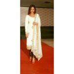 Neetu Chandra Instagram - Dashmi ki subh kamnaye 🙏😊 Enjoy with the whole family ! God Bless 😁 More power to all !! My mom n me 😘😘😘 The Best 😁😁😁