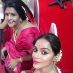 Neetu Chandra Instagram - Today #Ashtamipuja mom n me !! #mumbai Wishing everyone !! Love you All!! 😘😘😘🙏🙏🙏🙏 Jai Durga Ma !! #saare #puja