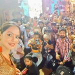 Neetu Chandra Instagram - No matter what but our #hardworking #workoholic #Press #media #photographers are always there!More power to all of you!Jai Mata Di 😁🙏#Mumbai