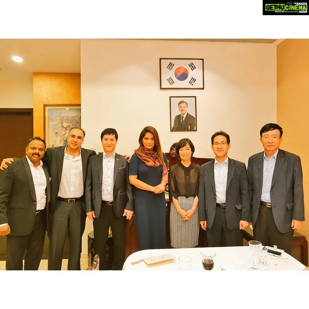 Neetu Chandra Instagram - Had a pleasure of dinning at Mr. n Mrs.Seung-eun kim #Cousulategeneraloftherepublicofkorea s residence last evening! Discussing #Taekwondo