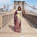 Neetu Chandra Instagram - Yesterday morning #NewProfilePic #BrooklynBridge #NewYorkCity Off to 3days vacation in #SanFrancisco , then to #Shanghai n then 2 #Mumbai 😊😘